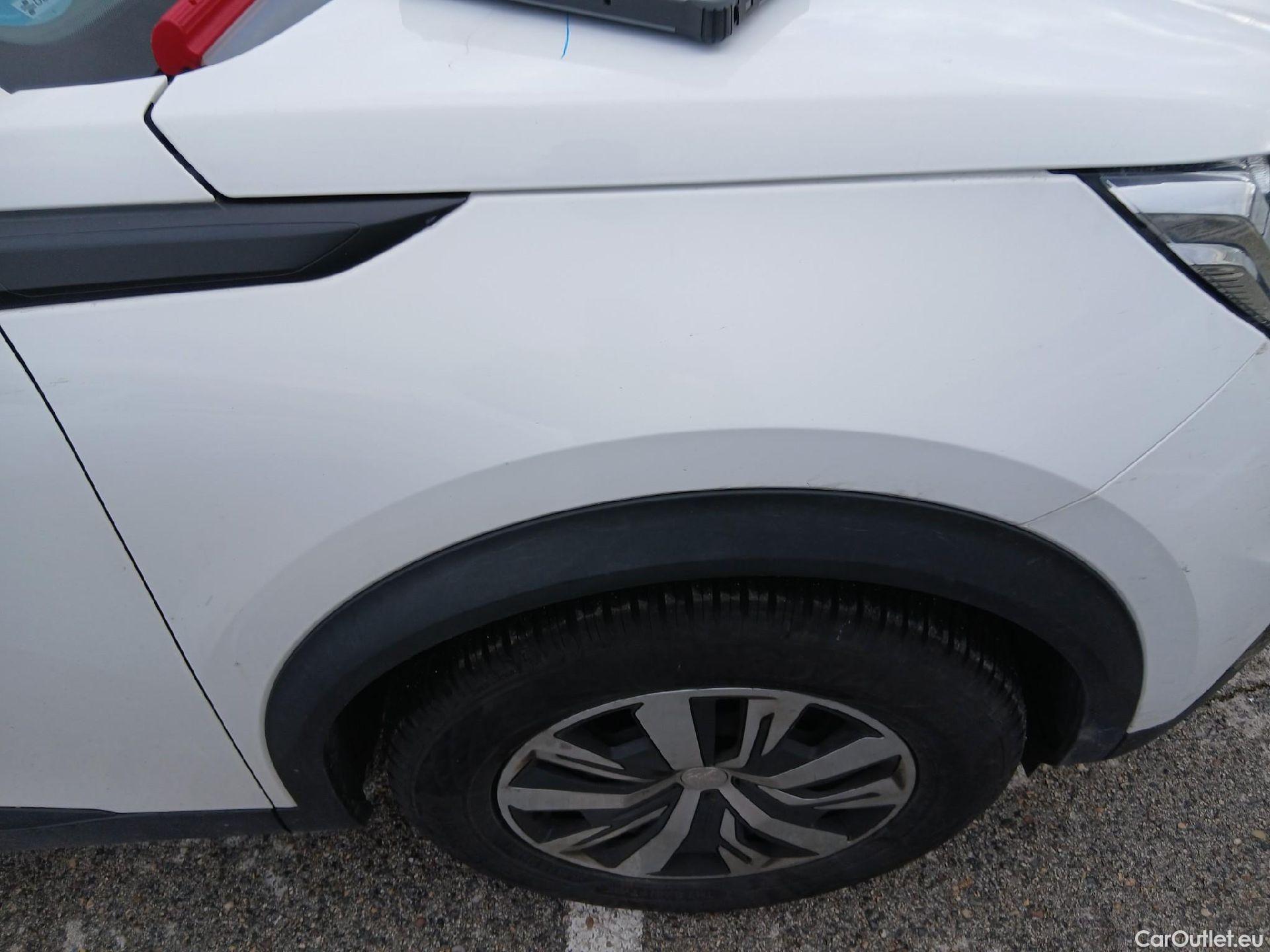  Peugeot  2008 PEUGEOT  / 2019 / 5P / todoterreno Active BlueHDI 81kW (110CV) #45