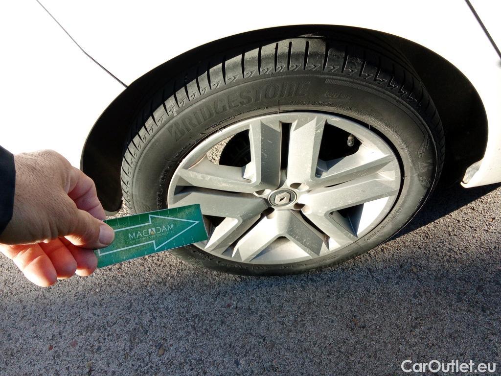  Renault  Clio RENAULT  / 2019 / 5P / berlina con portón Intens TCe 74 kW (100CV) GLP #23