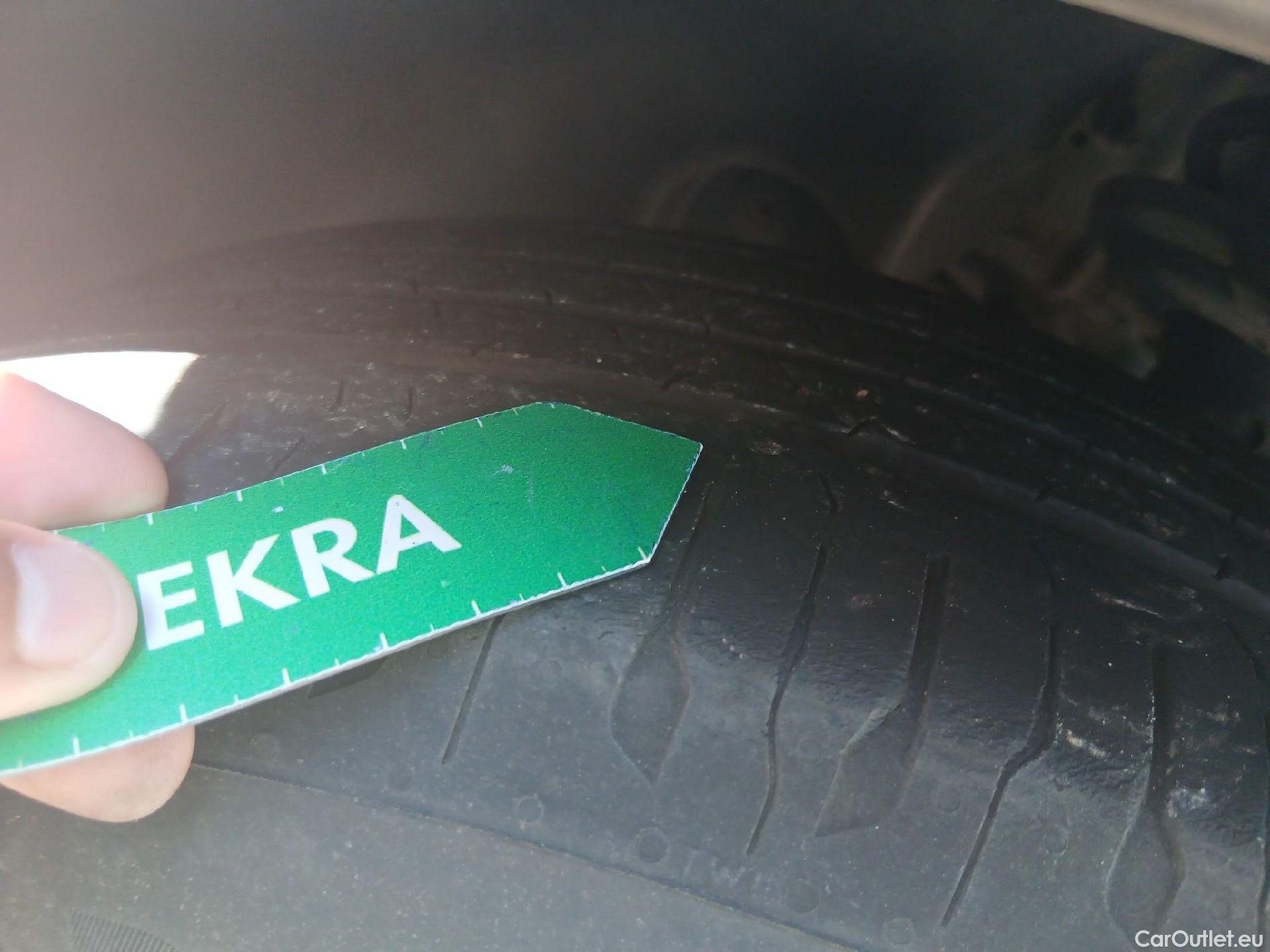  Renault  Captur RENAULT  / 2019 / 5P / todoterreno Intens TCe 90 (AC) #1