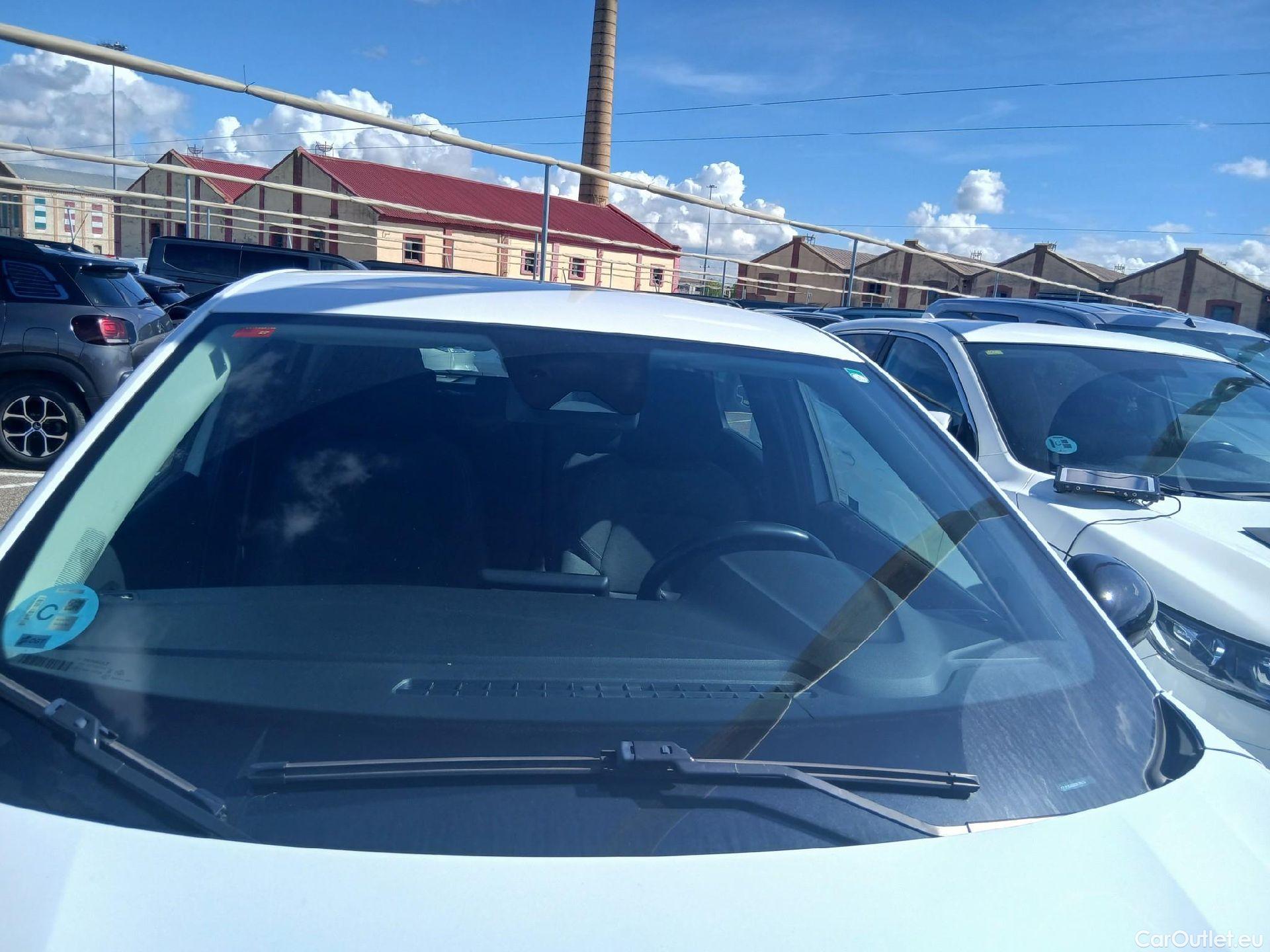  Renault  Captur RENAULT  / 2019 / 5P / todoterreno Intens TCe 90 (AC) #12