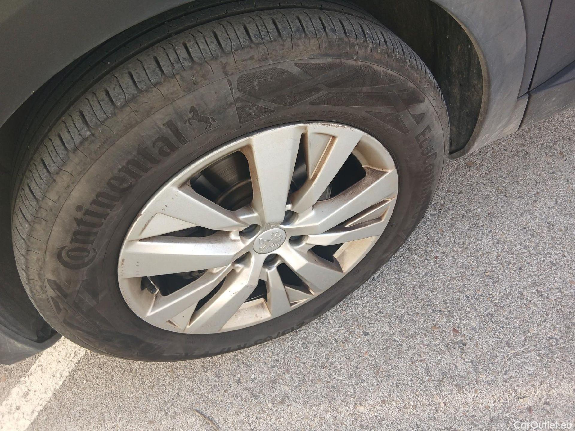  Peugeot  3008 PEUGEOT  / 2020 / 5P / todoterreno 1.5 BlueHDi 96kW (130CV) S&S Active Pack #2