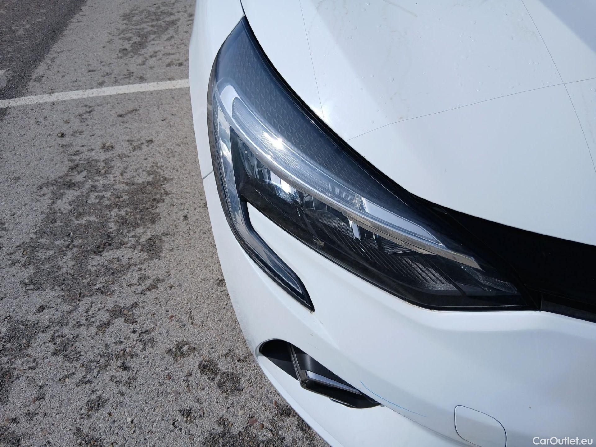  Renault  Clio RENAULT  / 2019 / 5P / berlina con portón Business TCe 74 kW (100CV) GLP #9