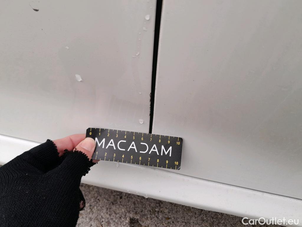  Peugeot  208 PEUGEOT  / 2019 / 5P / berlina con portón BlueHDi 73kW (100CV) Active (CM) #14