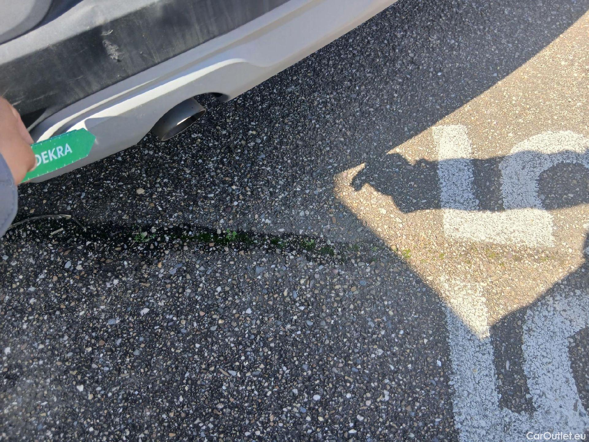  Renault  Captur RENAULT  / 2019 / 5P / todoterreno Intens TCe 90 (AC) #23