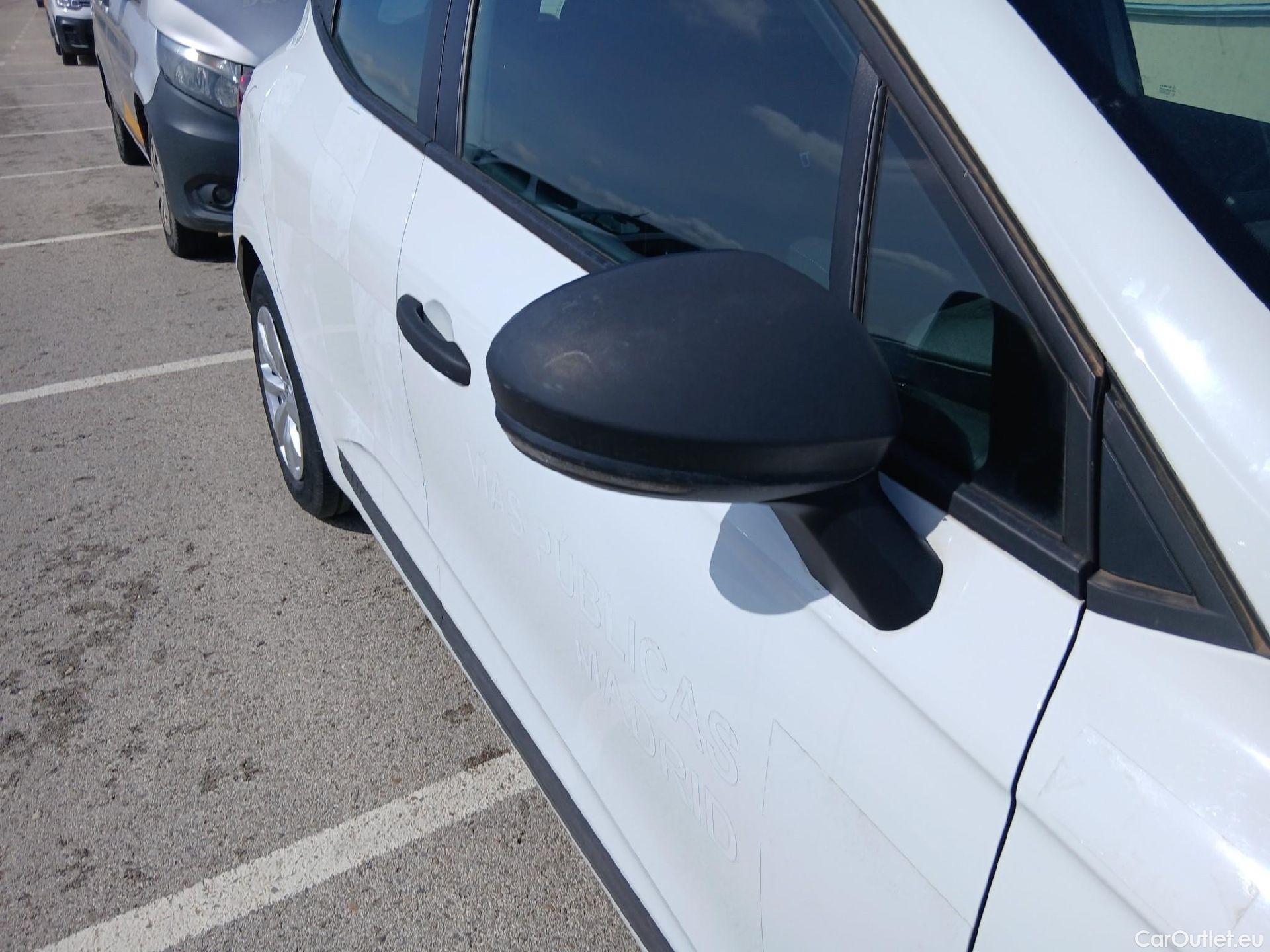  Renault  Clio RENAULT  / 2019 / 5P / berlina con portón Business TCe 74 kW (100CV) GLP #38