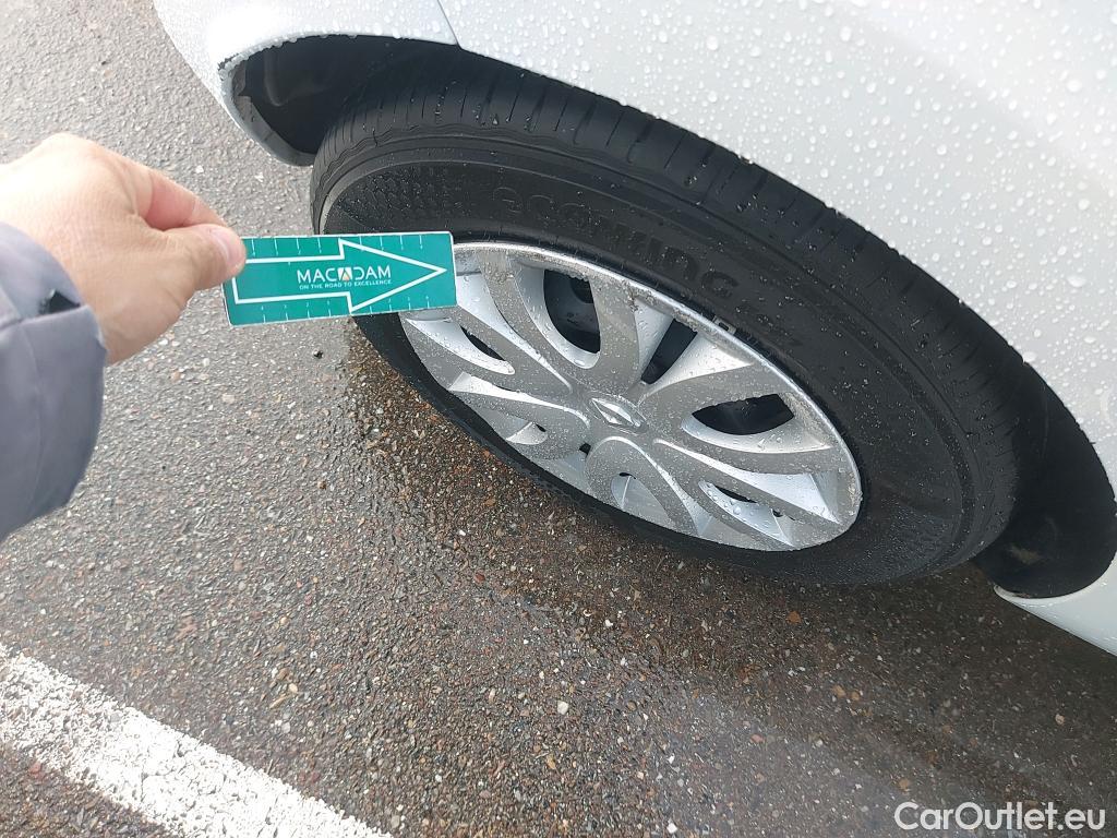  Renault  Clio RENAULT  / 2016 / 5P / berlina con portón Business TCe 66kW (90CV) GLP -18 #13