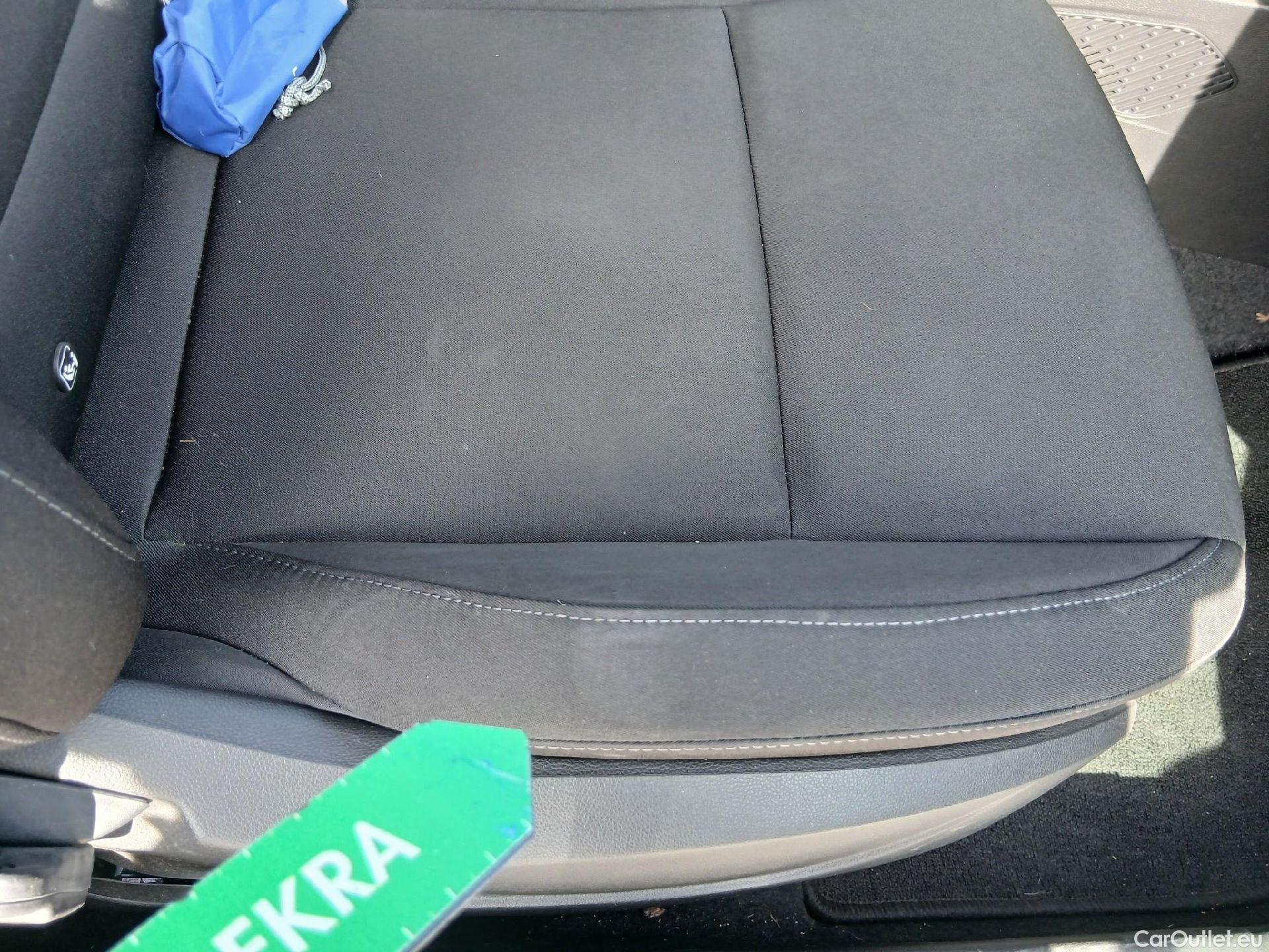  Renault  Clio RENAULT  / 2019 / 5P / berlina con portón Business TCe 74 kW (100CV) GLP #17