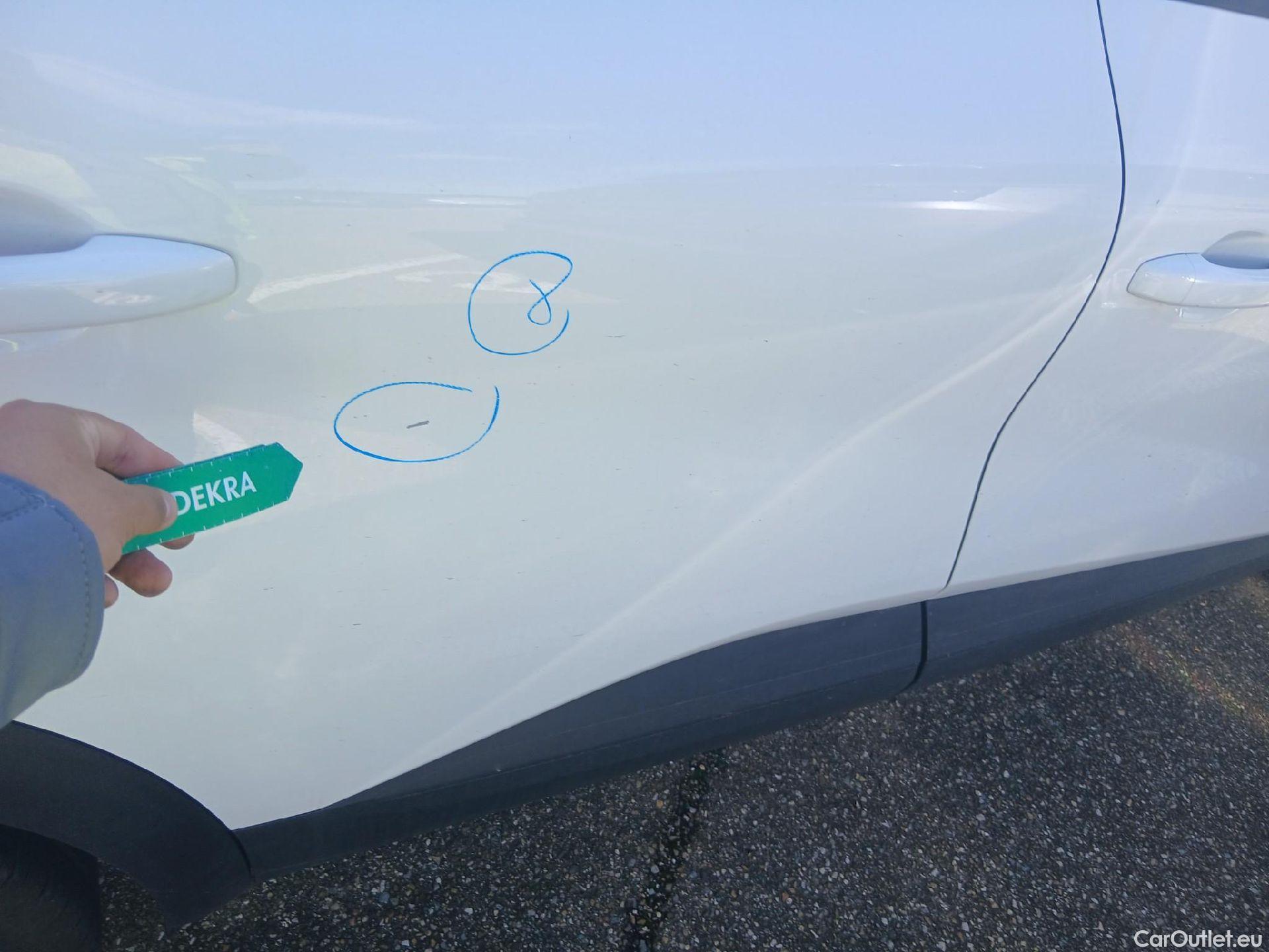  Renault  Captur RENAULT  / 2019 / 5P / todoterreno Intens TCe 90 (AC) #26