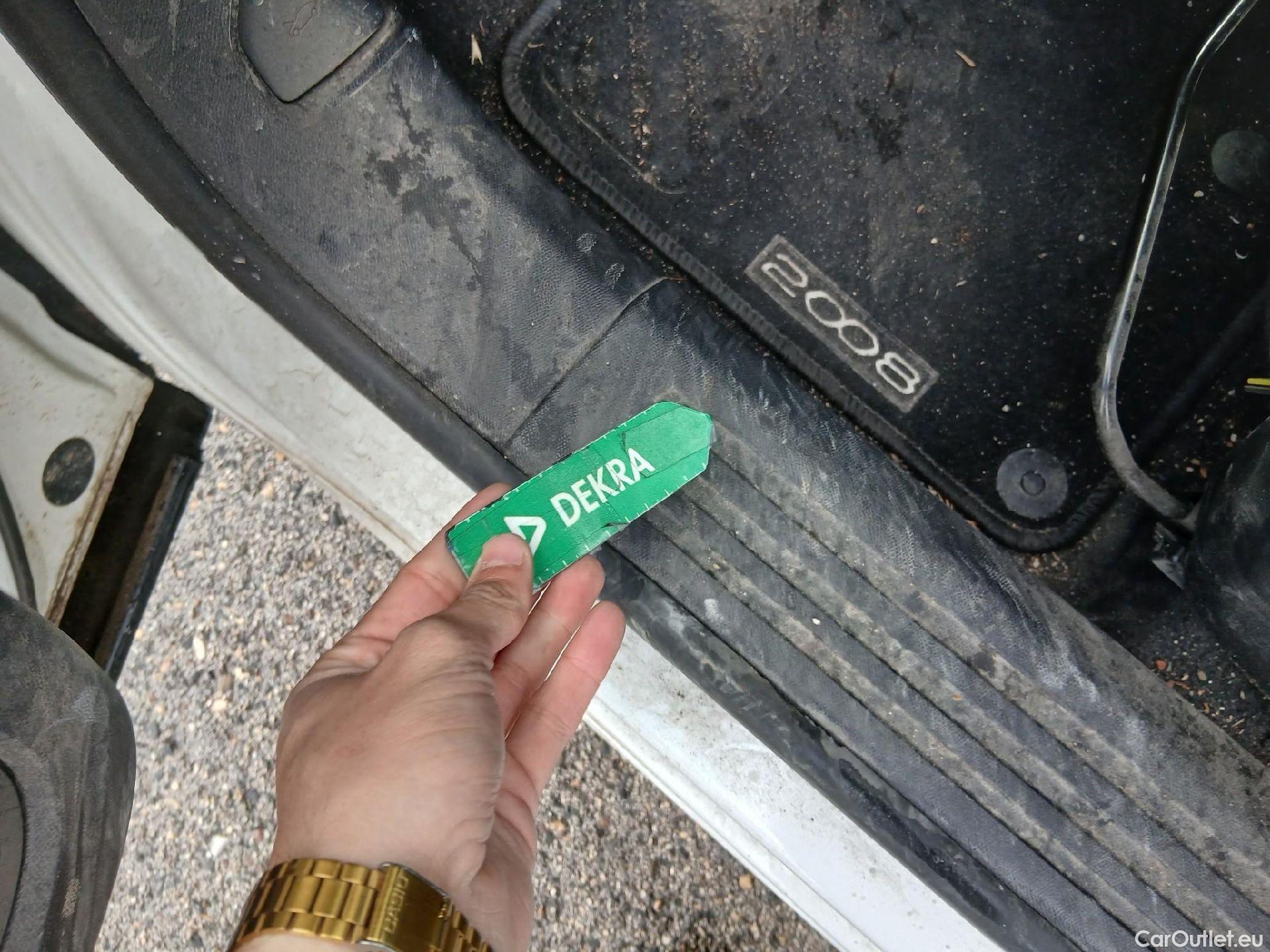  Peugeot  2008 PEUGEOT  / 2019 / 5P / todoterreno Active BlueHDI 81kW (110CV) #17