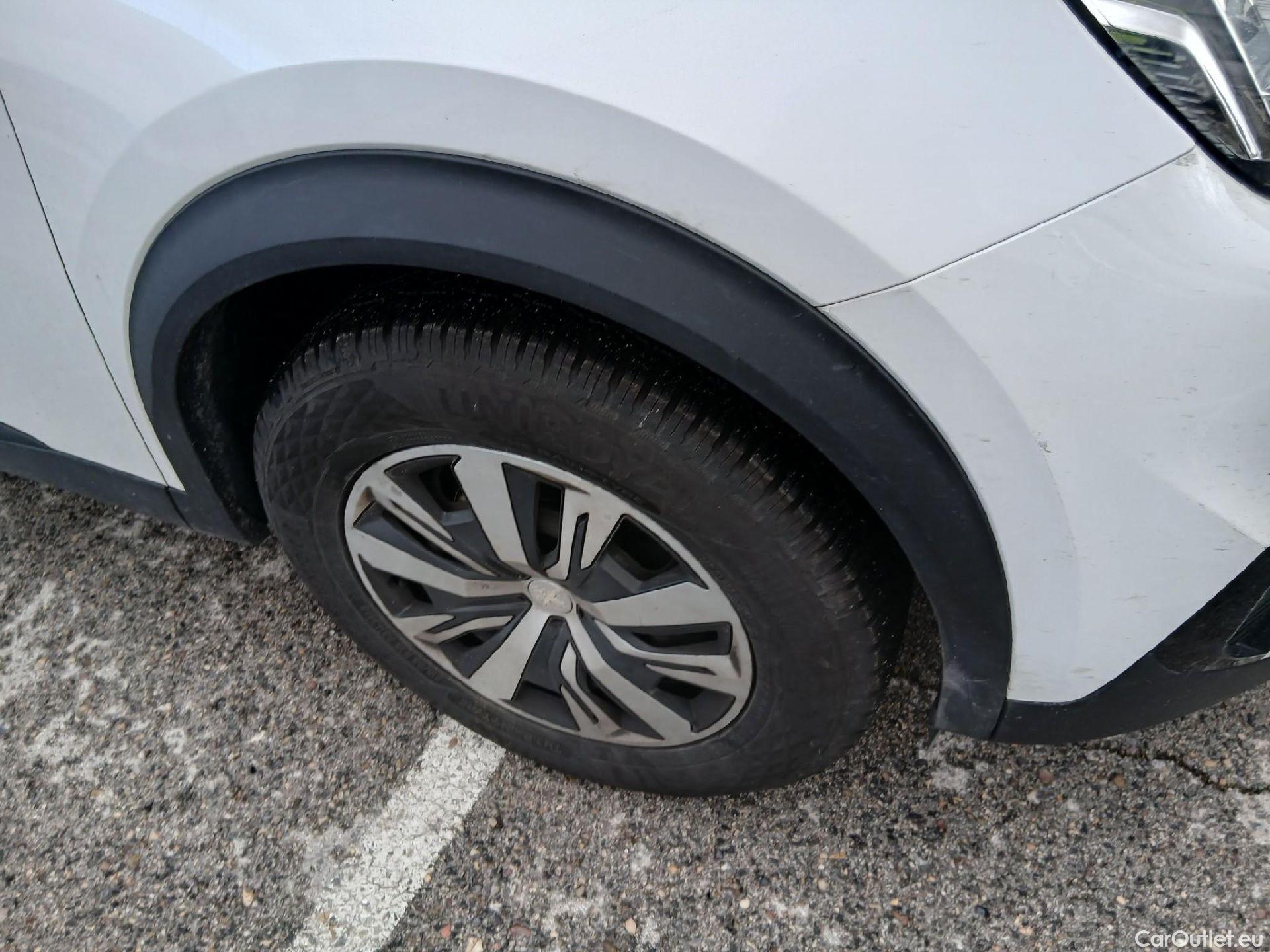  Peugeot  2008 PEUGEOT  / 2019 / 5P / todoterreno Active BlueHDI 81kW (110CV) #8