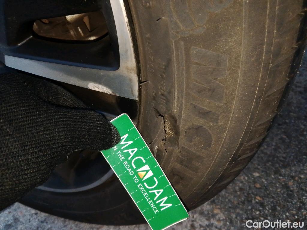  Peugeot  3008 PEUGEOT  Hybrid / 2016 / 5P / todoterreno 225 e-EAT8 Allure #8