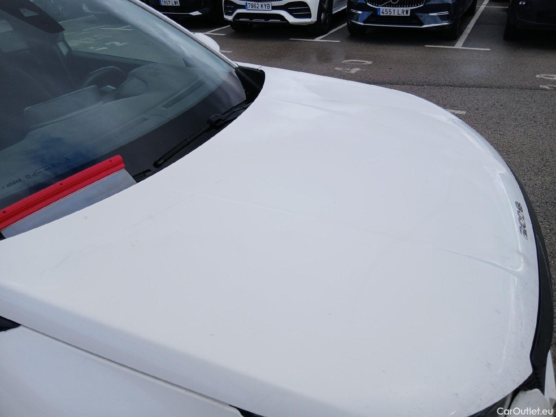  Peugeot  2008 PEUGEOT  / 2019 / 5P / todoterreno Active BlueHDI 81kW (110CV) #10