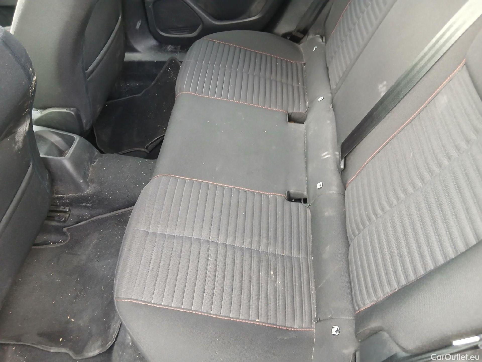  Peugeot  2008 PEUGEOT  / 2019 / 5P / todoterreno Active BlueHDI 81kW (110CV) #28