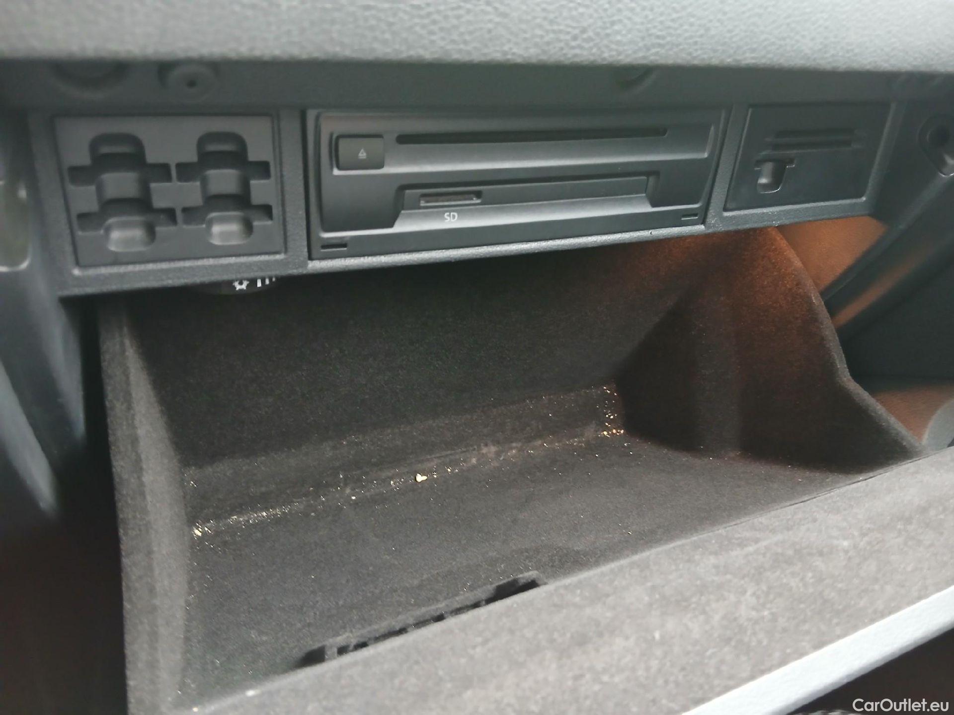  Volkswagen  Golf  VOLKSWAGEN / 2016 / 5P / berlina con portón Last Edition 1.5 TSI EVO 96kW (130CV) #1