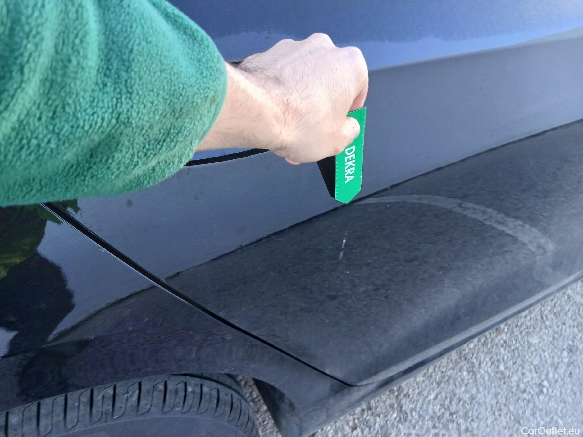  Volkswagen  Golf  VOLKSWAGEN / 2020 / 5P / berlina con portón Life 2.0 TDI 85kW (115CV) DSG #17