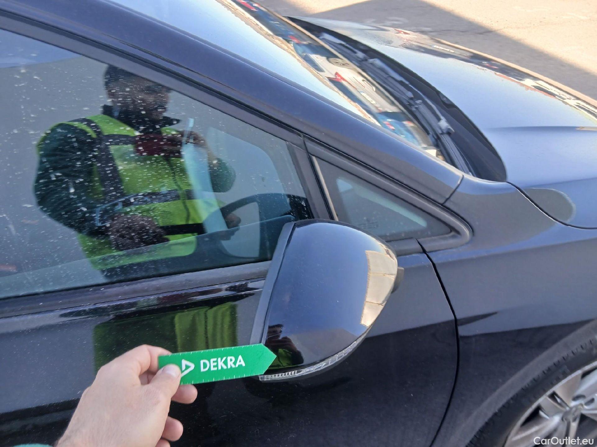  Volkswagen  Golf  VOLKSWAGEN / 2020 / 5P / berlina con portón Life 2.0 TDI 85kW (115CV) DSG #21