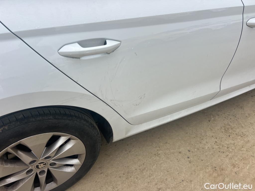  Skoda  Octavia SKODA  / 2020 / 5P / berlina con portón 2.0 TDI 85kW (115 CV) Manual Ambition #3