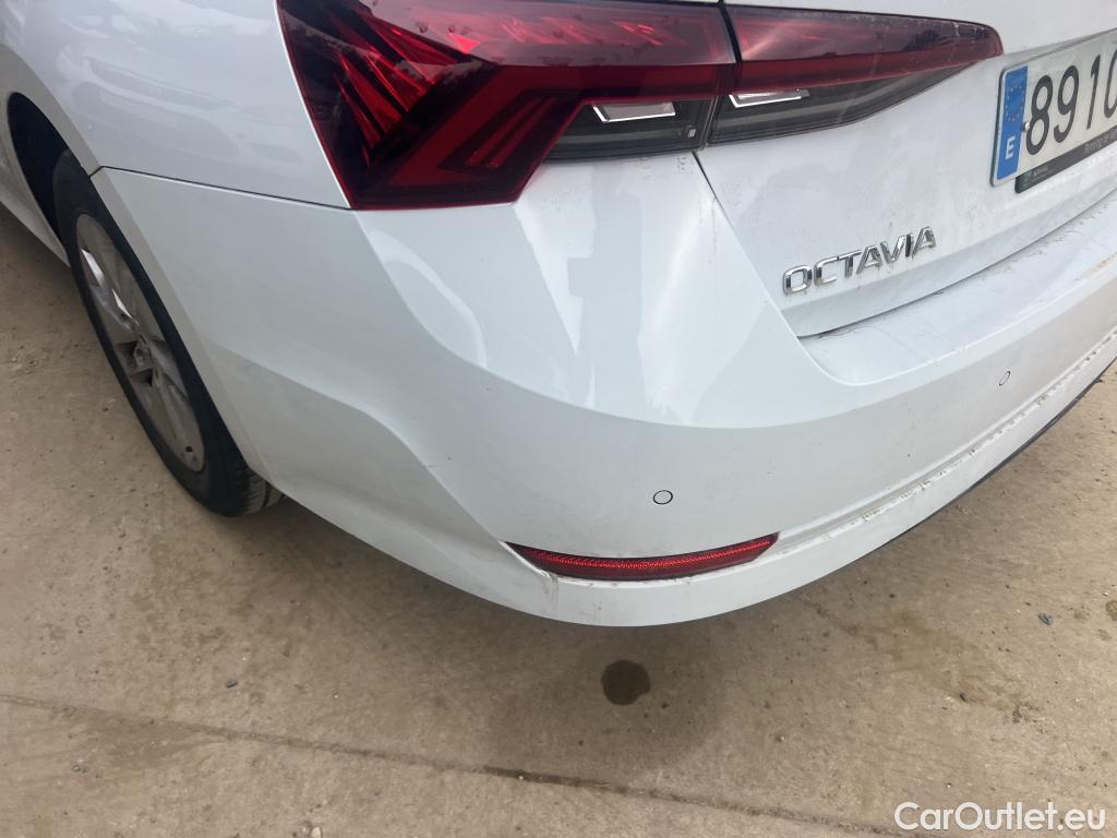  Skoda  Octavia SKODA  / 2020 / 5P / berlina con portón 2.0 TDI 85kW (115 CV) Manual Ambition #14