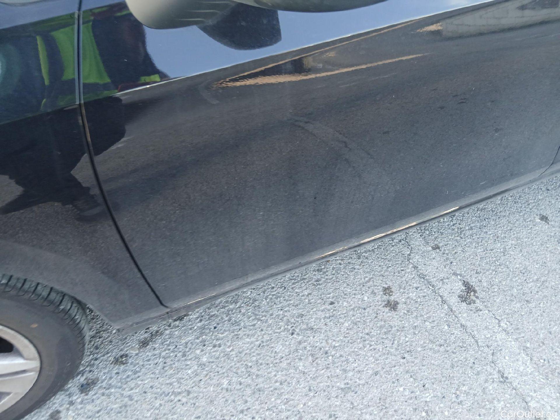  Volkswagen  Golf  VOLKSWAGEN / 2020 / 5P / berlina con portón Life 2.0 TDI 85kW (115CV) DSG #5