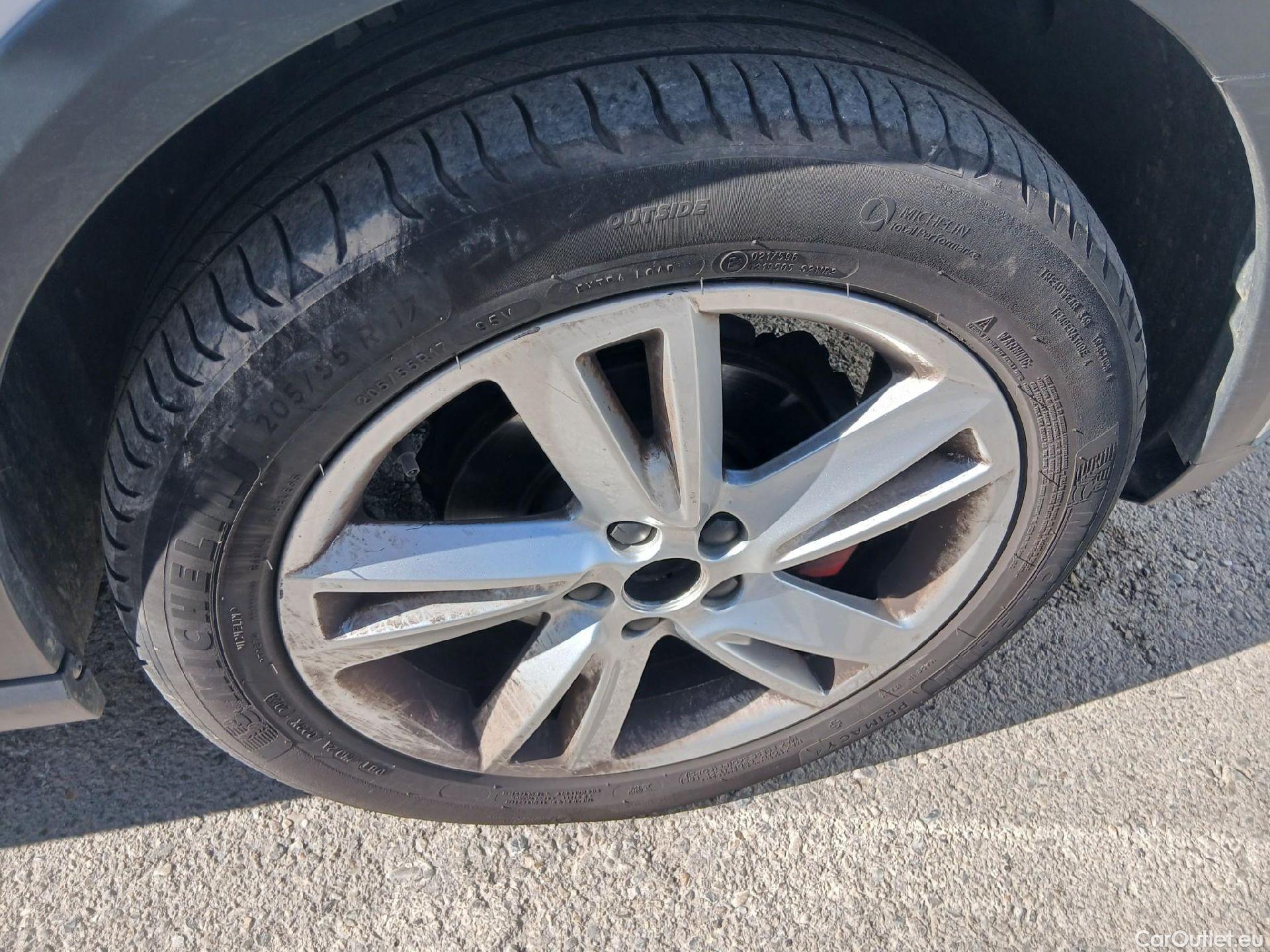  Seat  Arona SEAT  / 2017 / 5P / todoterreno 1.0 TSI 85kW (115CV) DSG FR Go Eco #31