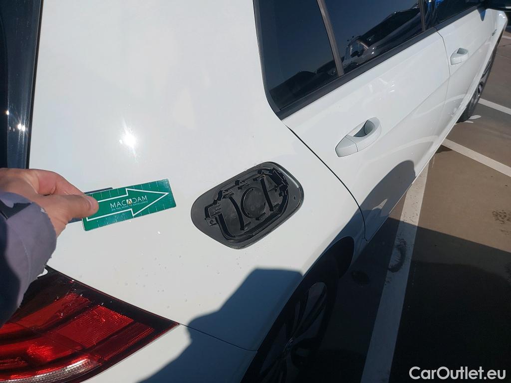  Volkswagen  Golf  VOLKSWAGEN / 2016 / 5P / berlina con portón e-ePower 110 kW (136CV) #11