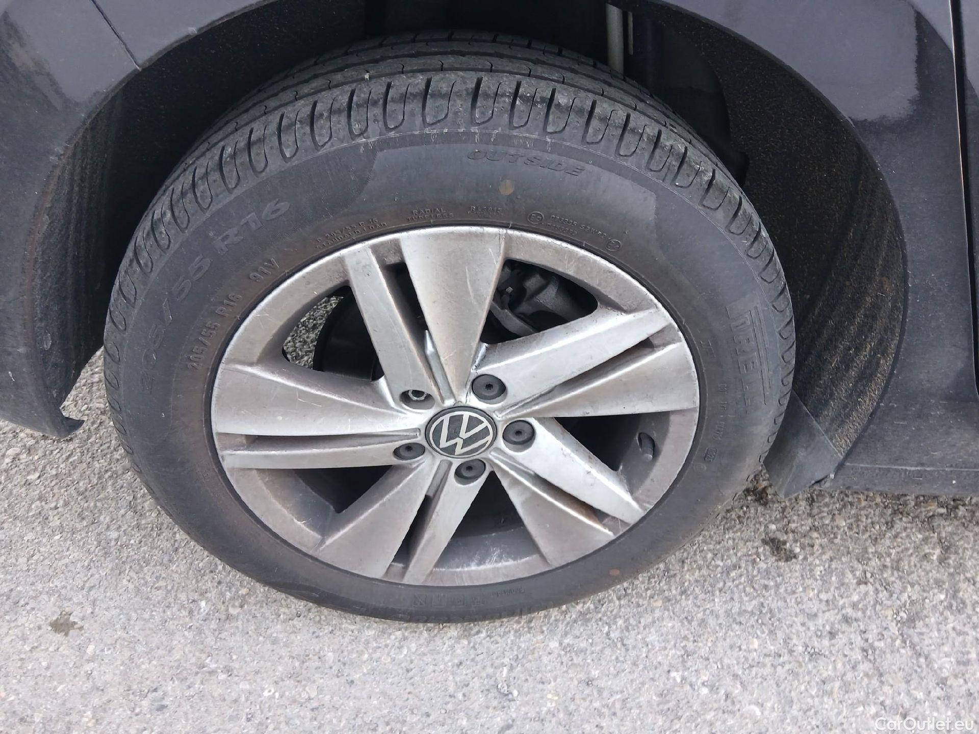  Volkswagen  Golf  VOLKSWAGEN / 2020 / 5P / berlina con portón Life 2.0 TDI 85kW (115CV) DSG #15