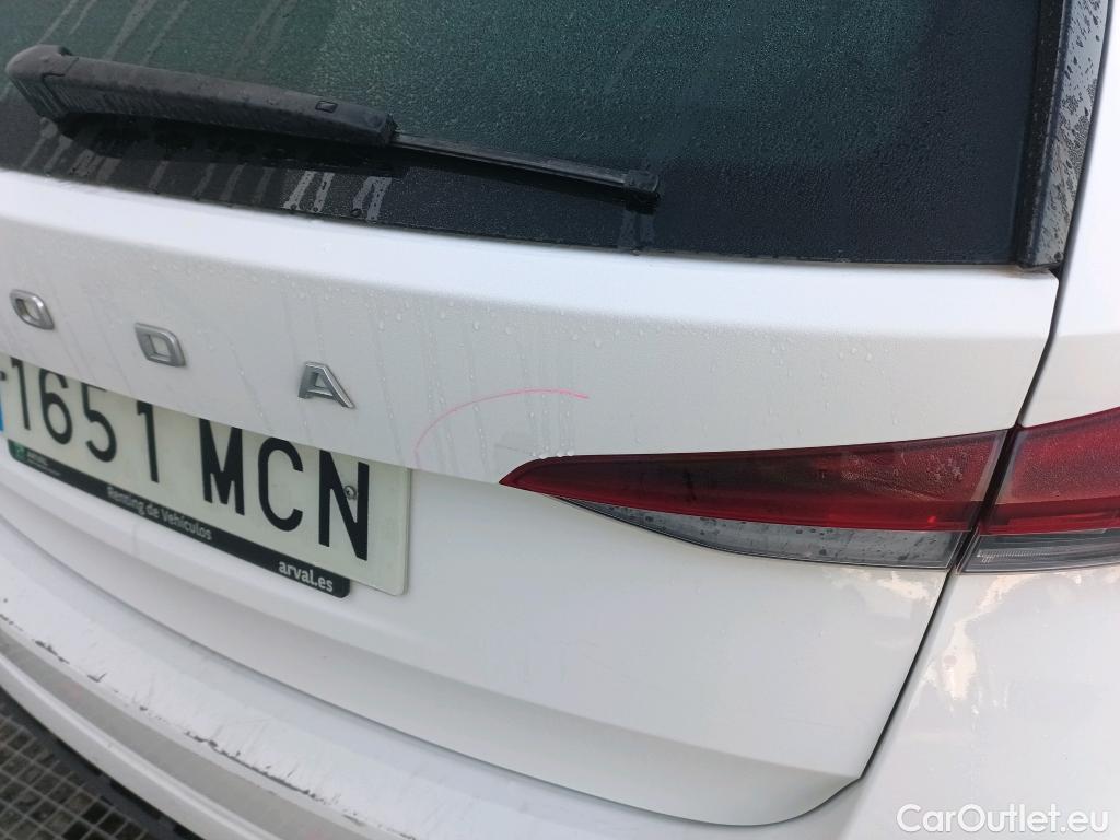  Skoda  Octavia SKODA  / 2020 / 5P / familiar Combi 2.0 TDI 85kW(115CV) DSG Ambition #25