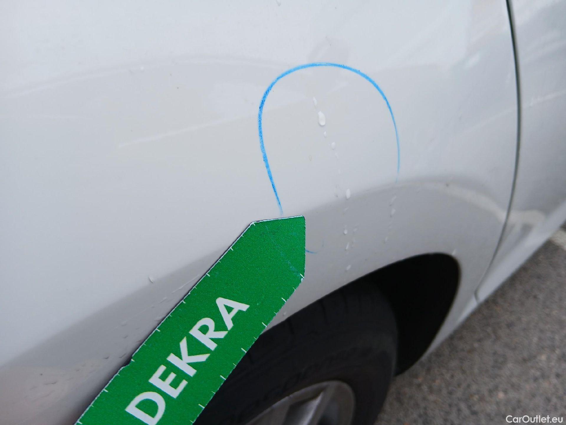  Volkswagen  Golf  VOLKSWAGEN / 2016 / 5P / berlina con portón Last Edition 1.5 TSI EVO 96kW (130CV) #16