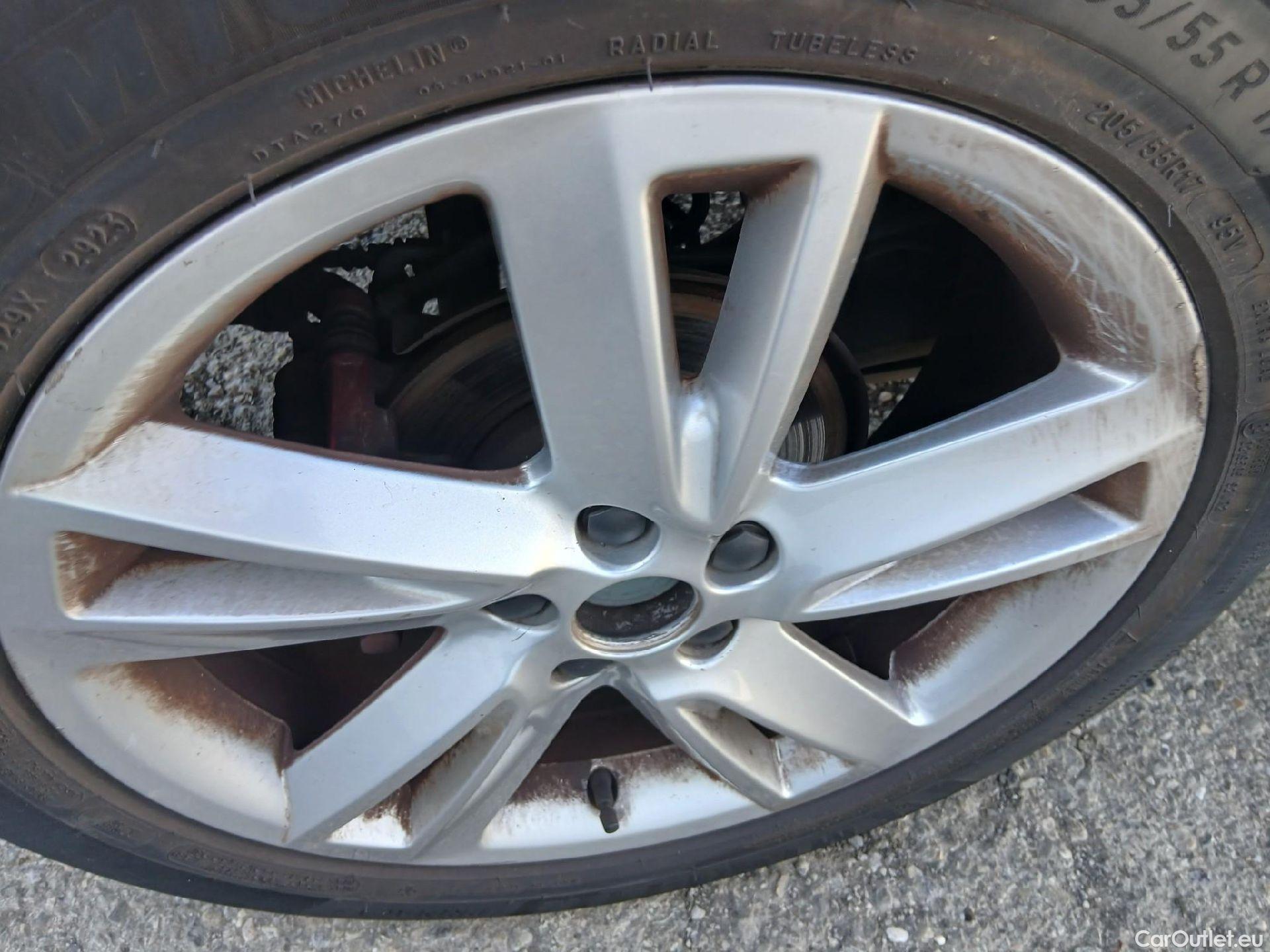  Seat  Arona SEAT  / 2017 / 5P / todoterreno 1.0 TSI 85kW (115CV) DSG FR Go Eco #24