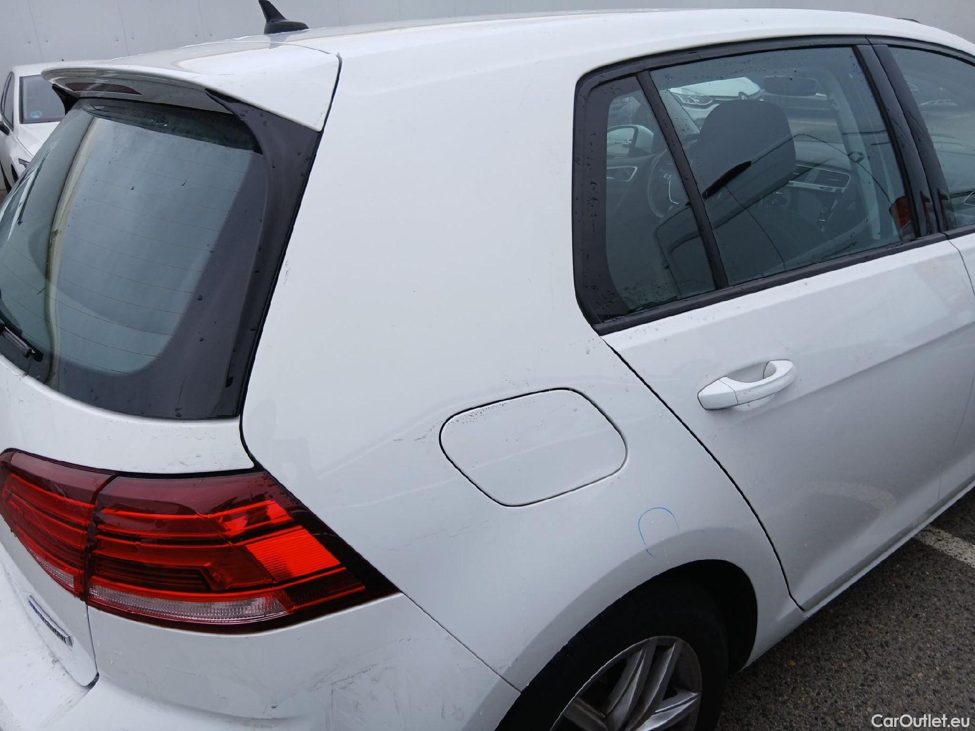  Volkswagen  Golf  VOLKSWAGEN / 2016 / 5P / berlina con portón Last Edition 1.5 TSI EVO 96kW (130CV) #17