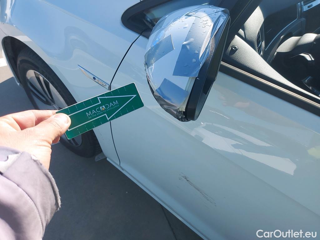  Volkswagen  Golf  VOLKSWAGEN / 2016 / 5P / berlina con portón e-ePower 110 kW (136CV) #2