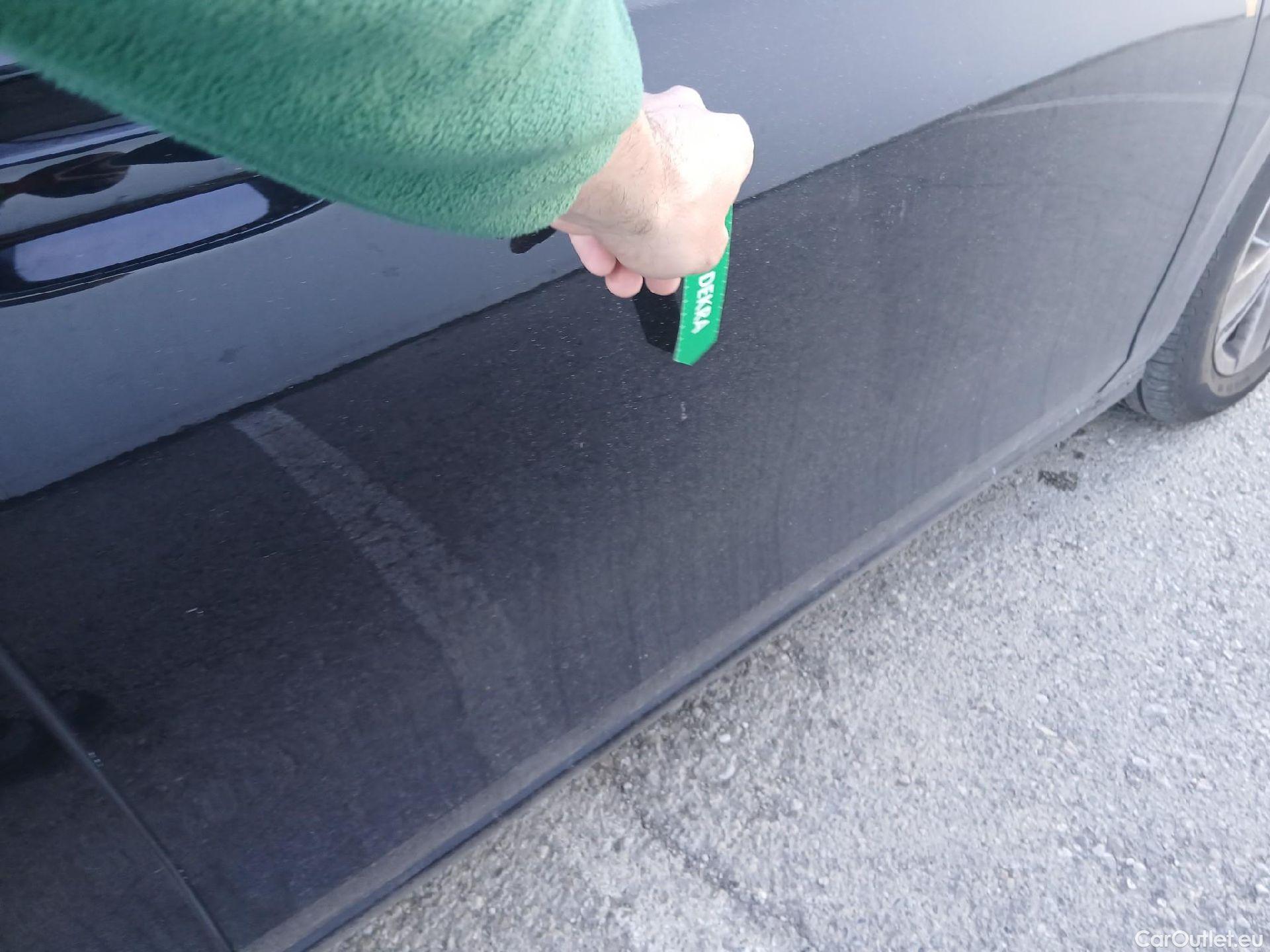  Volkswagen  Golf  VOLKSWAGEN / 2020 / 5P / berlina con portón Life 2.0 TDI 85kW (115CV) DSG #19