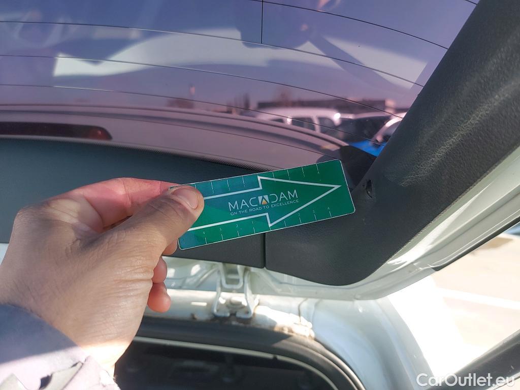  Volkswagen  Golf  VOLKSWAGEN / 2016 / 5P / berlina con portón e-ePower 110 kW (136CV) #17