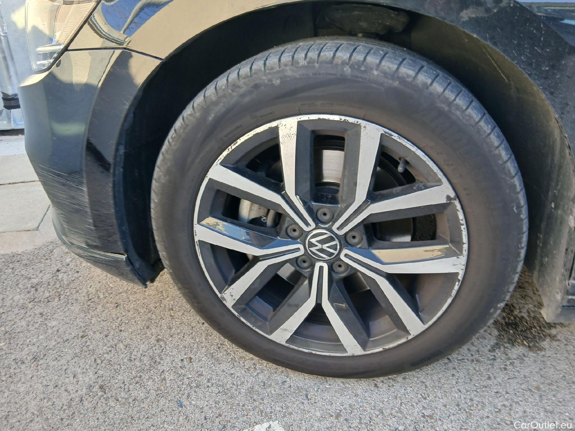  Volkswagen  Passat VOLKSWAGEN  / 2019 / 5P / familiar Variant Executive 2.0 TDI 110kW DSG #14