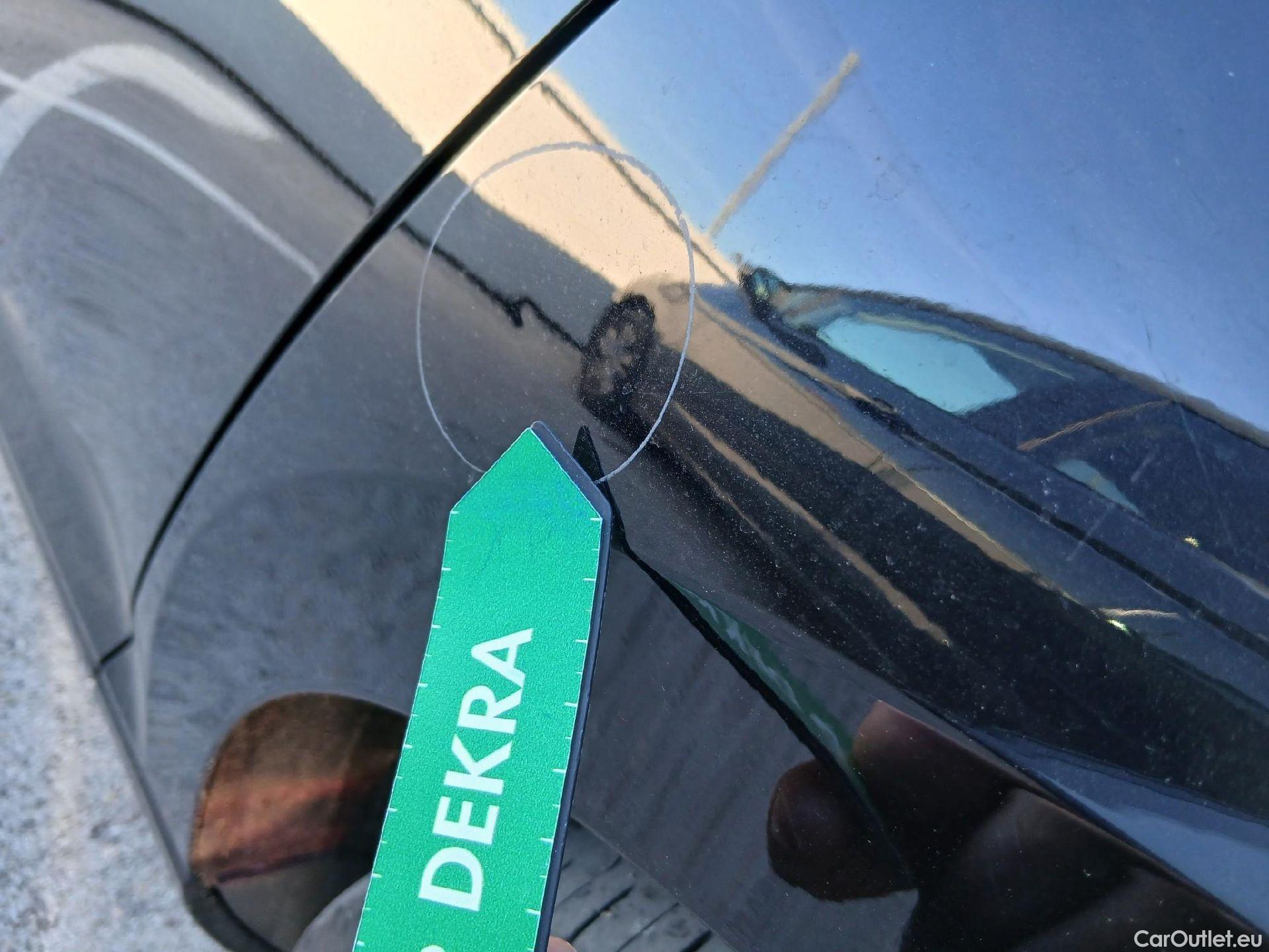  Volkswagen  Passat VOLKSWAGEN  / 2019 / 5P / familiar Variant Executive 2.0 TDI 110kW DSG #22