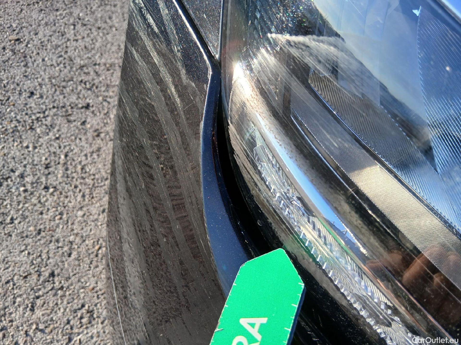  Volkswagen  Passat VOLKSWAGEN  / 2019 / 5P / familiar Variant Executive 2.0 TDI 110kW DSG #11