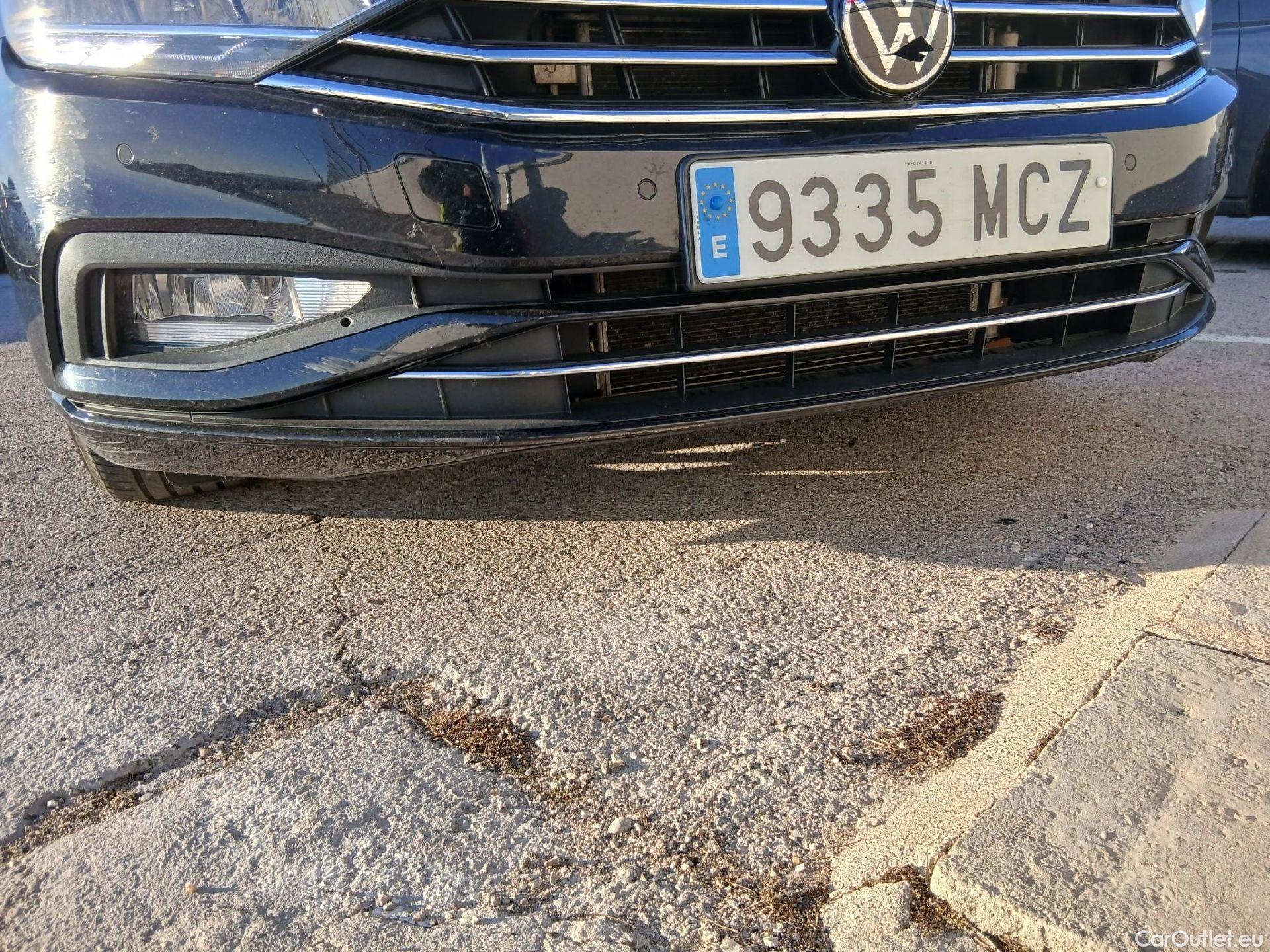  Volkswagen  Passat VOLKSWAGEN  / 2019 / 5P / familiar Variant Executive 2.0 TDI 110kW DSG #10