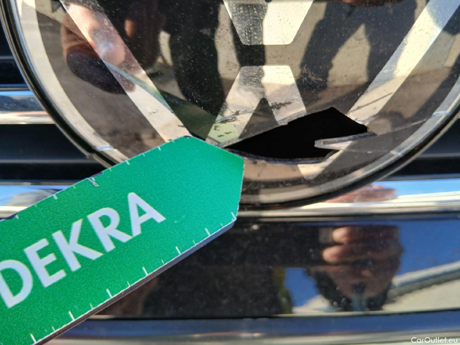  Volkswagen  Passat VOLKSWAGEN  / 2019 / 5P / familiar Variant Executive 2.0 TDI 110kW DSG #7