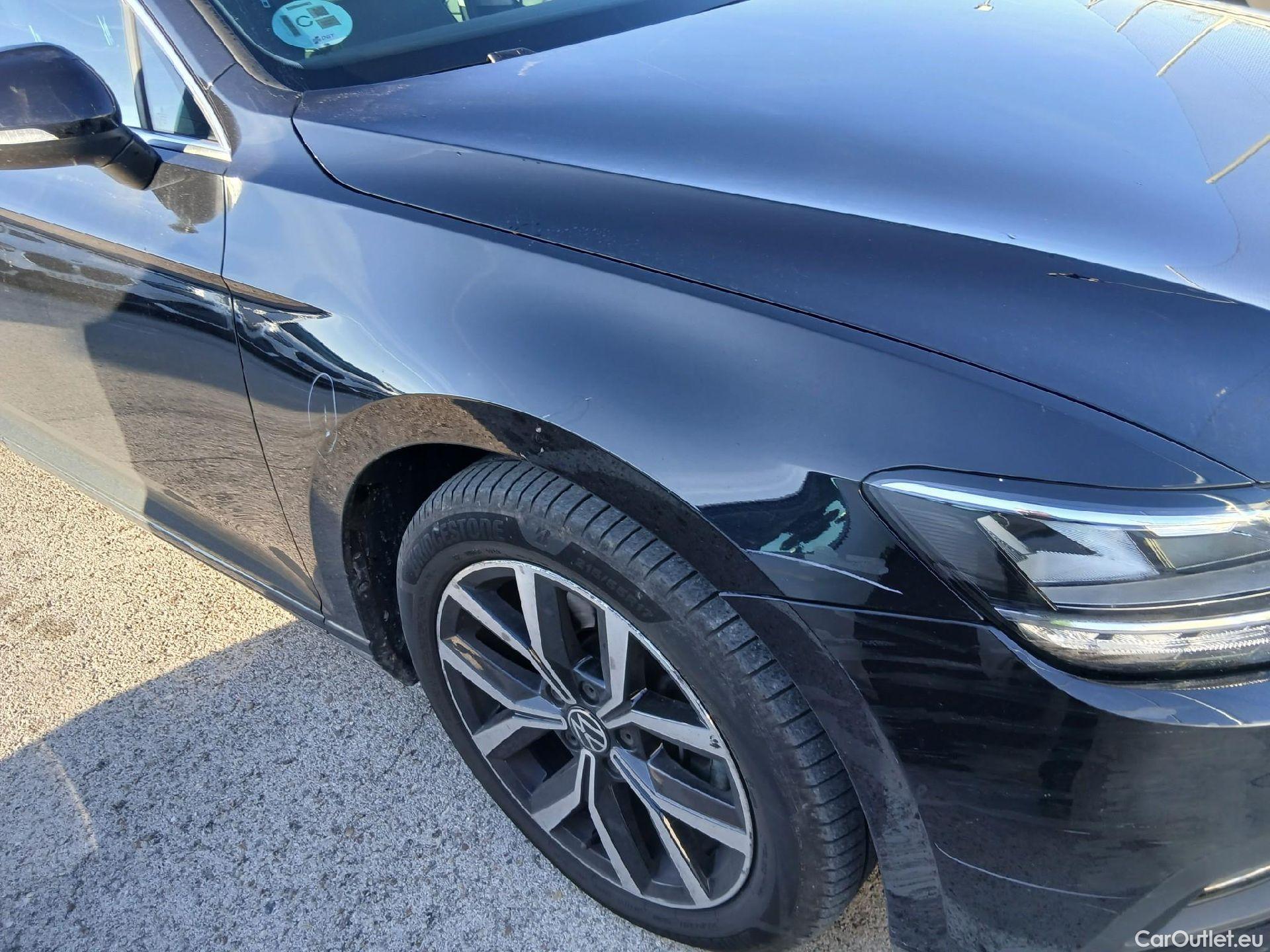  Volkswagen  Passat VOLKSWAGEN  / 2019 / 5P / familiar Variant Executive 2.0 TDI 110kW DSG #48