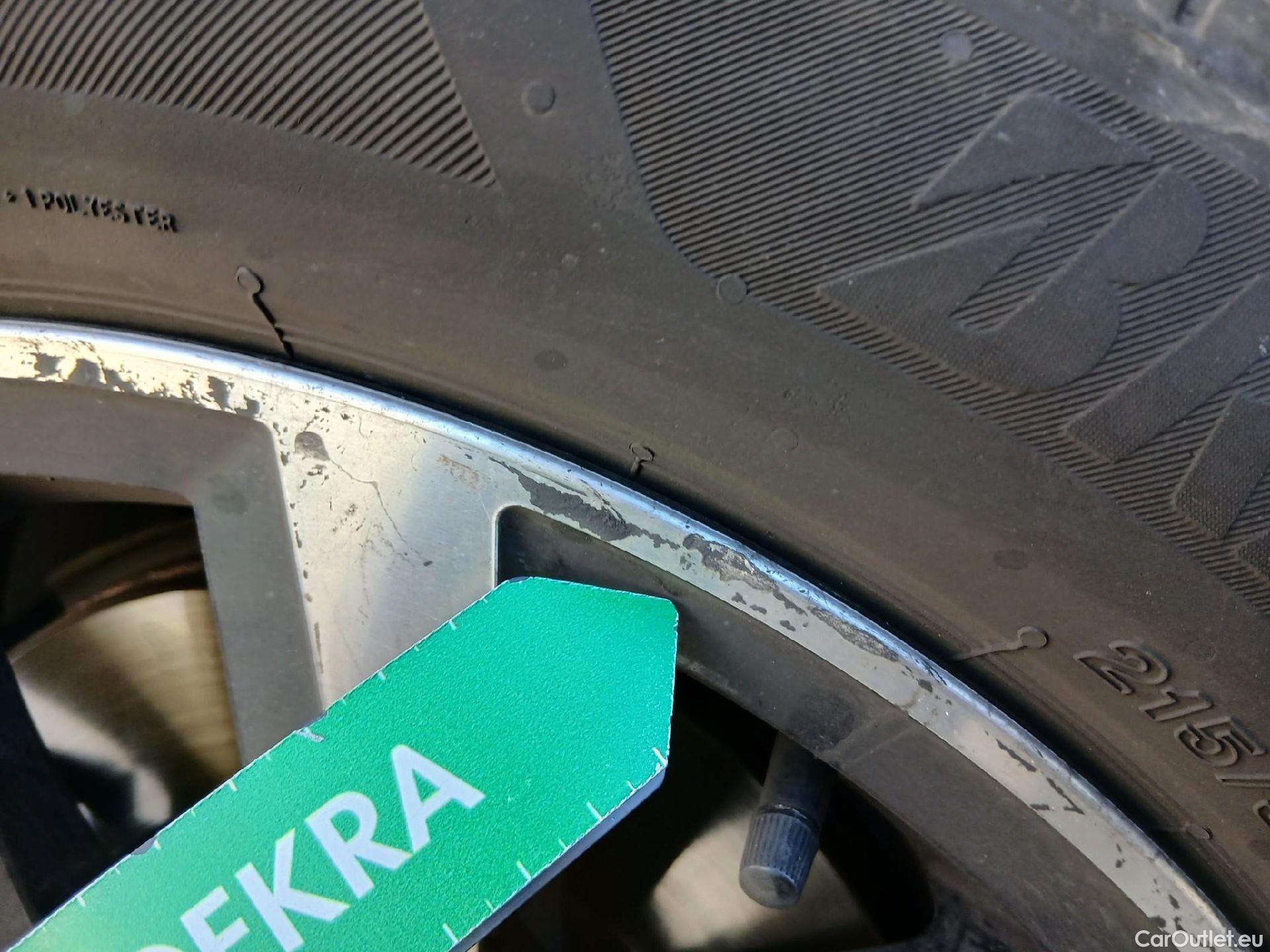  Volkswagen  Passat VOLKSWAGEN  / 2019 / 5P / familiar Variant Executive 2.0 TDI 110kW DSG #13