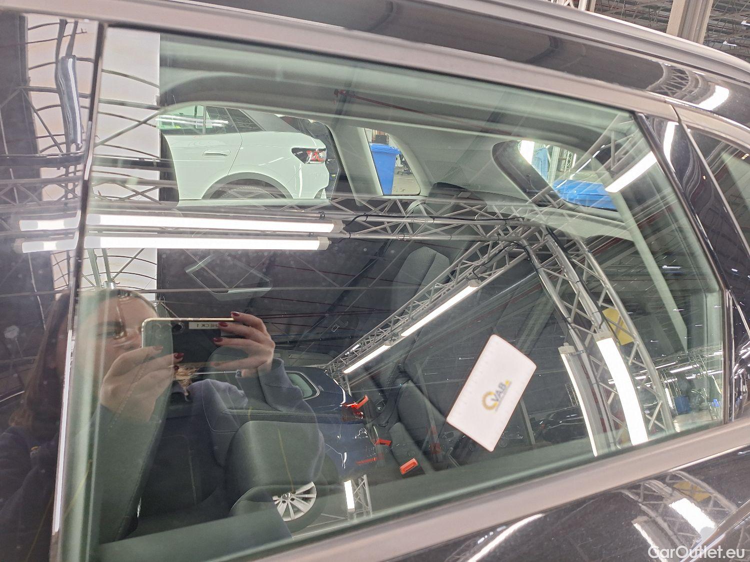  Audi  Q3 Audi,  '18, Audi  35 TDI S Tronic Bus. Ed. Attraction 5d #38