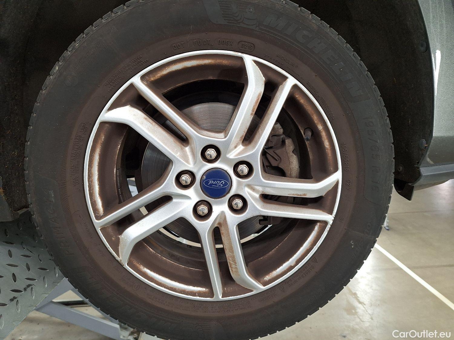  Ford  Focus Ford,  '18, Ford  1.0i EcoB. 74kW Trend Ed. Business 5d #2