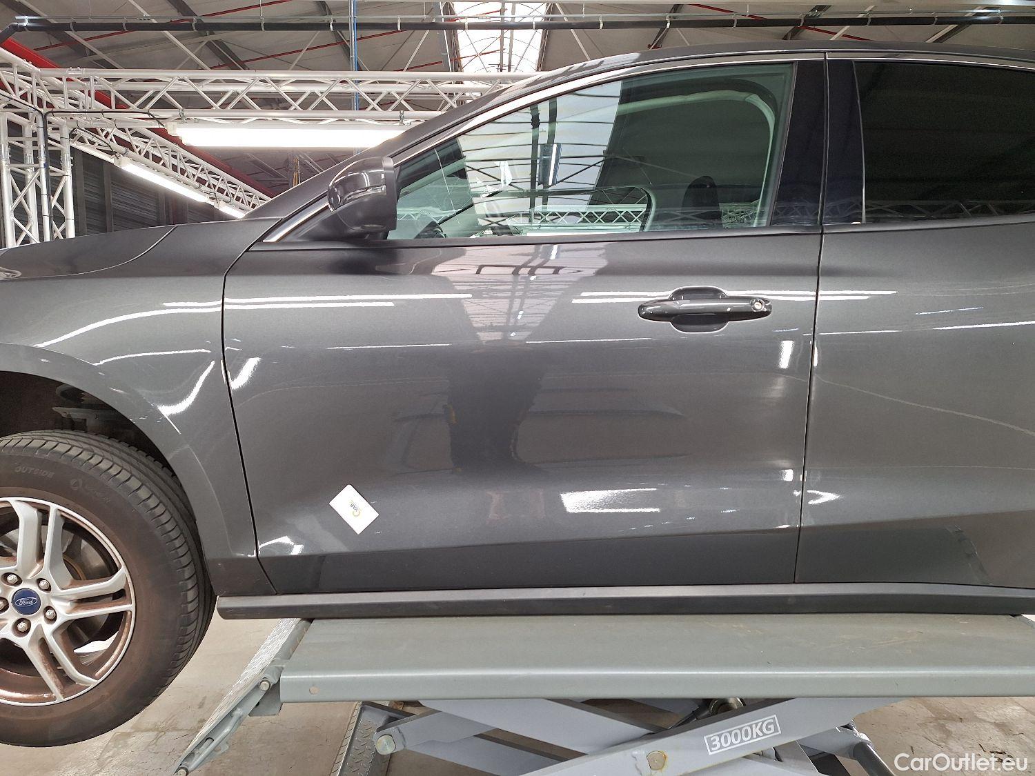  Ford  Focus Ford,  '18, Ford  1.0i EcoB. 74kW Trend Ed. Business 5d #31