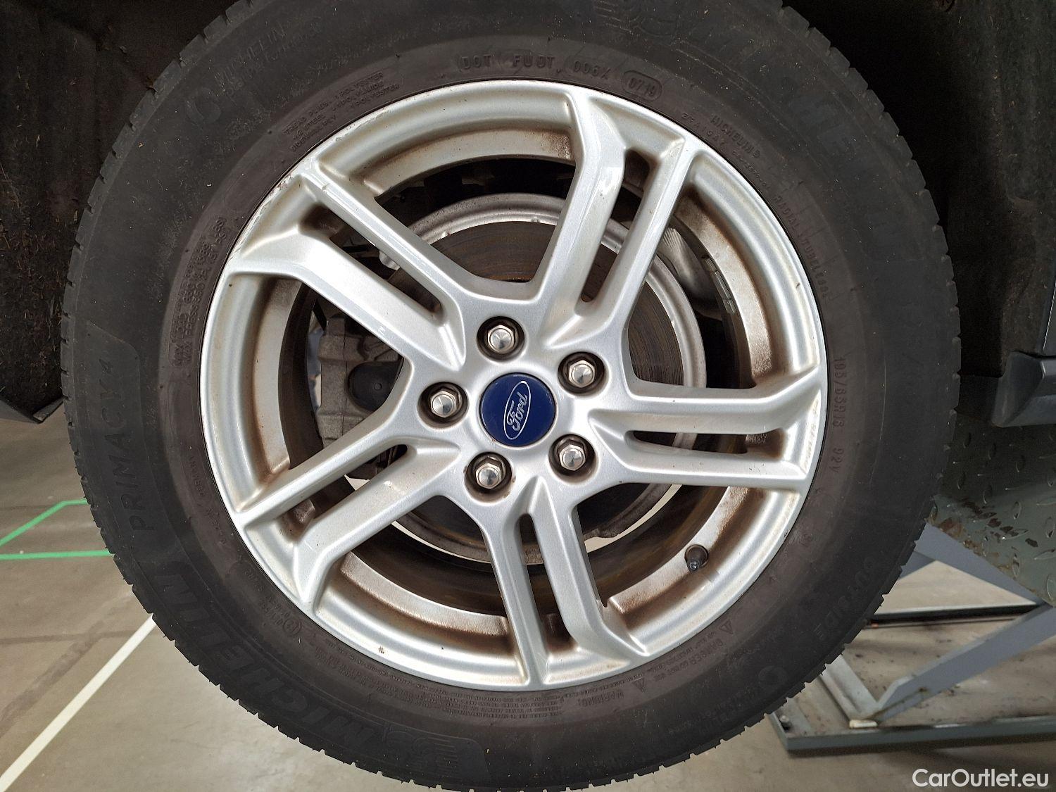  Ford  Focus Ford,  '18, Ford  1.0i EcoB. 74kW Trend Ed. Business 5d #3