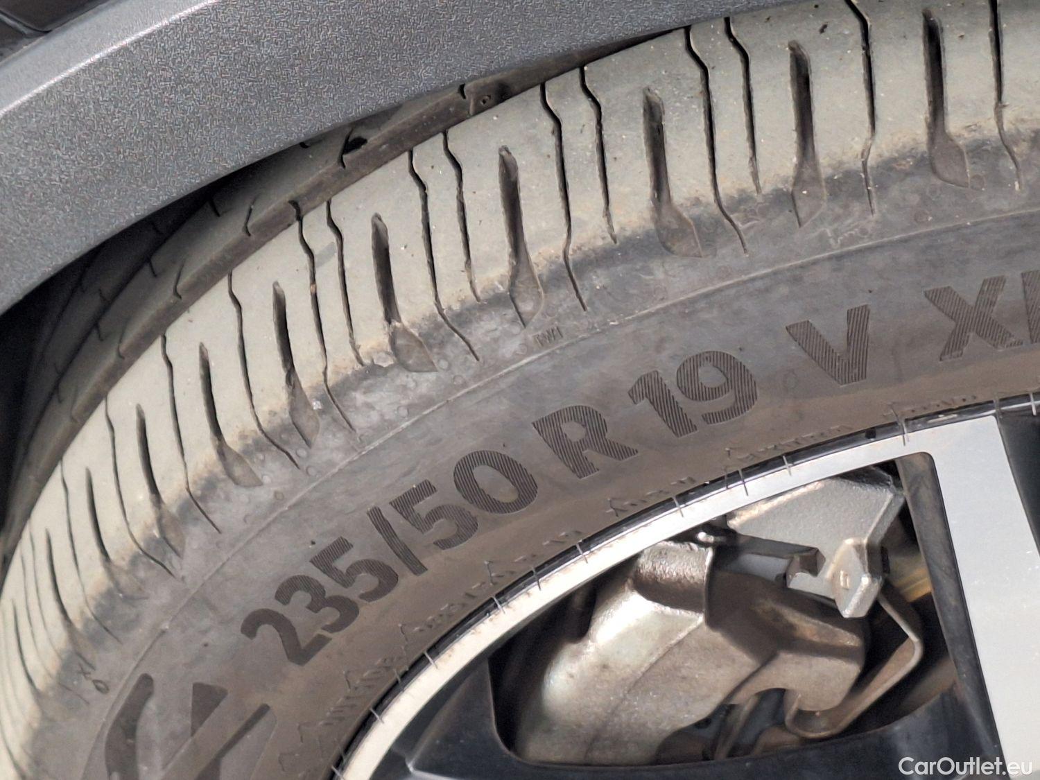  Volvo  XC 40 Volvo, XC40 '17, Volvo XC40 T4 Recharge Geartronic R-Design 5d #56