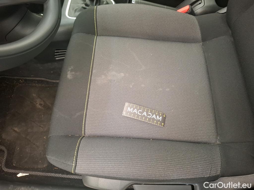  Citroen  C3  Shine 1.2 PureTech 110CV BVM6 6E #10