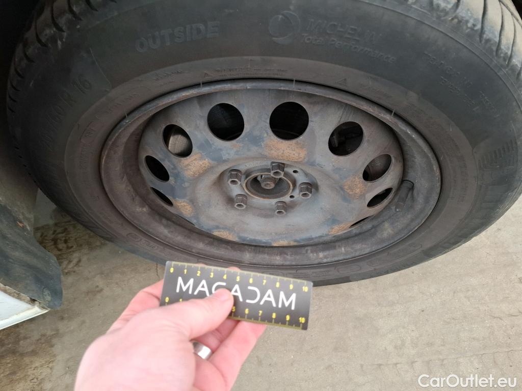  Citroen  Berlingo CITROEN  / 2018 / 5P / monospace Taille M BlueHDi 130 S&S EAT8 Feel #5