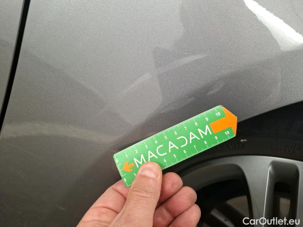  Mercedes  A-Klasse MERCEDES-BENZ Classe A Compact / 2018 / 5P / Berline A 180 d Business Line #28