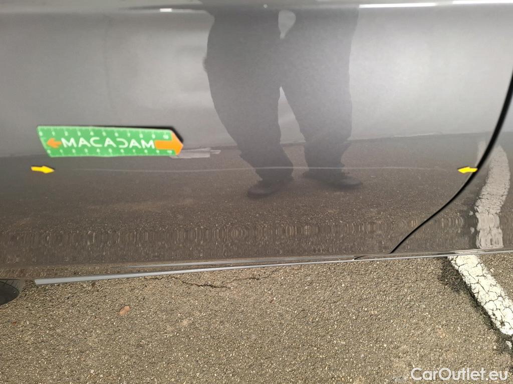  Mercedes  A-Klasse MERCEDES-BENZ Classe A Compact / 2018 / 5P / Berline A 180 d Business Line #2