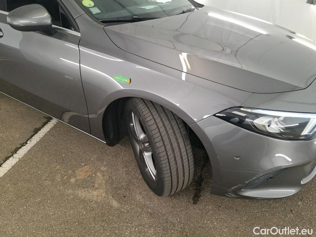  Mercedes  A-Klasse MERCEDES-BENZ Classe A Compact / 2018 / 5P / Berline A 180 d Business Line #26